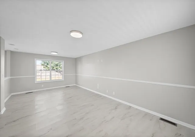 Photo 4 of Single family home for sale at 535 Fox Trot Dr, Clarksville, TN 37042 | MLS# 3621158 | Listing updated on 2026-10-16