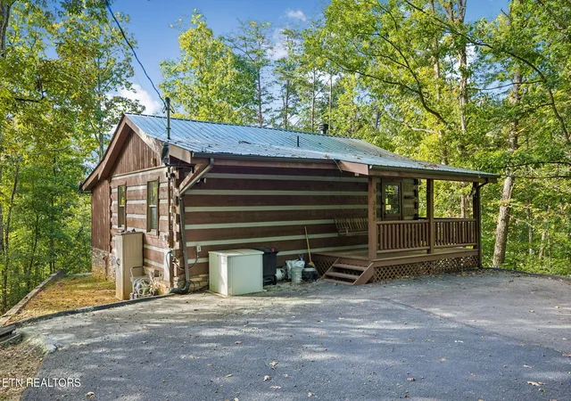 Photo 1 of Single family home for sale at 3040 Patty View Way, Sevierville, TN 37862 | MLS# 3615043 | Listing updated on 2026-10-08