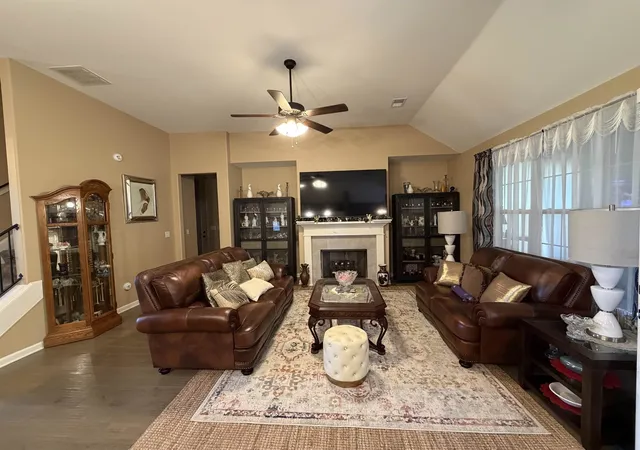 Photo 4 of Single family home for sale at 125 Laurel Glen Dr, Oakland, TN 38060 | MLS# 3615046 | Listing updated on 2026-10-08
