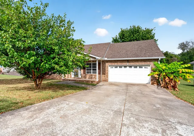 Photo 1 of Single family home for sale at 225 Raintree Dr, Clarksville, TN 37042 | MLS# 3619717 | Listing updated on 2026-10-14