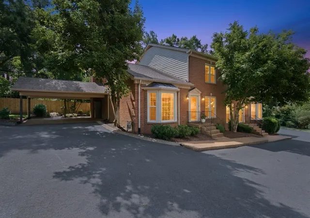 Townhouse for sale at 8 Sharonwood Dr, Nashville, TN 37215 | MLS# 3615313