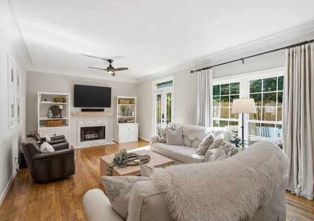 Photo 3 of Townhouse for sale at 8 Sharonwood Dr, Nashville, TN 37215 | MLS# 3615313 | Listing updated on 2026-10-08