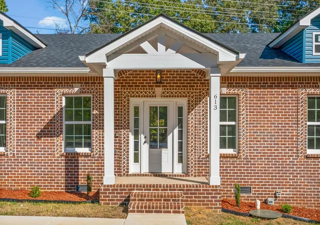 Photo 3 of Single family home for sale at 613 Hill Rd, Clarksville, TN 37040 | MLS# 3618610 | Listing updated on 2026-10-09
