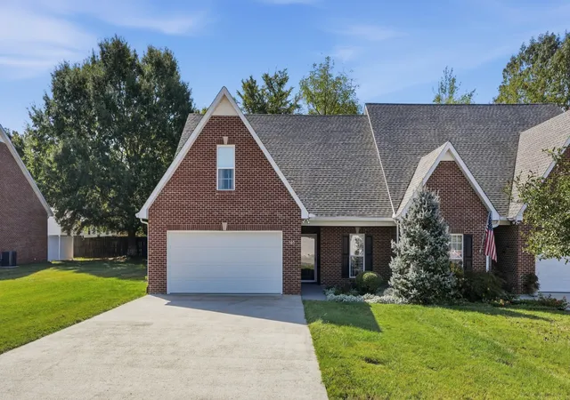 Photo 1 of Single family home for sale at 105 Greystone Pl, Tullahoma, TN 37388 | MLS# 3615121 | Listing updated on 2026-10-08