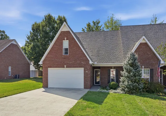 Photo 3 of Single family home for sale at 105 Greystone Pl, Tullahoma, TN 37388 | MLS# 3615121 | Listing updated on 2026-10-08