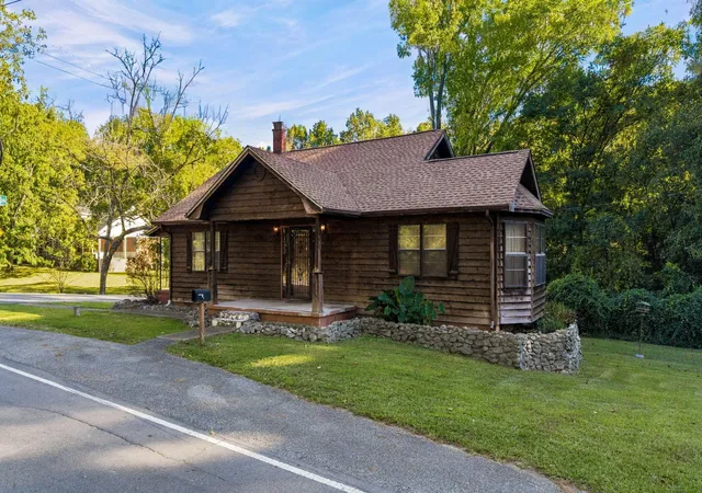 Photo 1 of Single family home for sale at 1201 Harrison Pike, Cleveland, TN 37311 | MLS# 3615107 | Listing updated on 2026-10-08