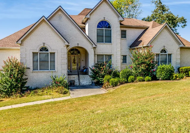 Photo 2 of Single family home for sale at 8105 Chaseview Ct, Nashville, TN 37221 | MLS# 3615677 | Listing updated on 2026-10-09
