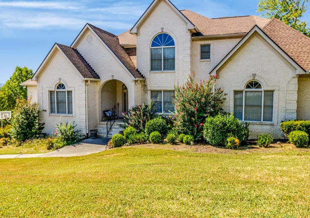 Photo 3 of Single family home for sale at 8105 Chaseview Ct, Nashville, TN 37221 | MLS# 3615677 | Listing updated on 2026-10-09