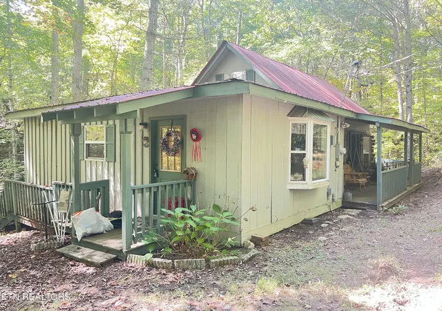 Photo 1 of Single family home for sale at 196 Roberts Ln, Tellico Plains, TN 37385 | MLS# 3615114 | Listing updated on 2026-10-08