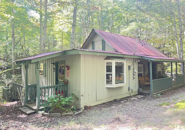Photo 3 of Single family home for sale at 196 Roberts Ln, Tellico Plains, TN 37385 | MLS# 3615114 | Listing updated on 2026-10-08
