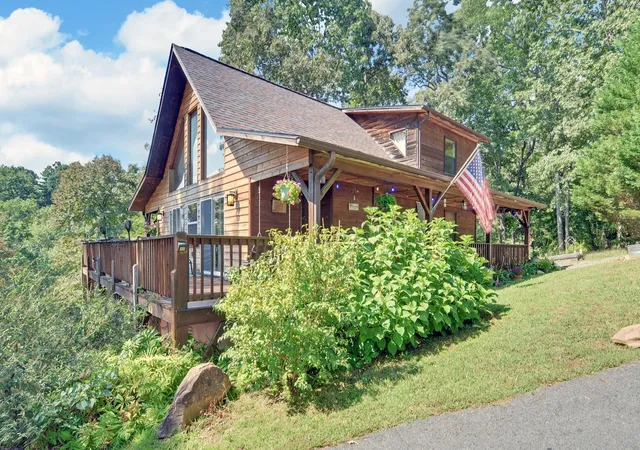 Single family home for sale at 36 Dwaynes Trl, Murphy, NC 28906 | MLS# 3615145