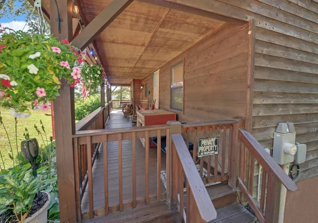 Photo 3 of Single family home for sale at 36 Dwaynes Trl, Murphy, NC 28906 | MLS# 3615145 | Listing updated on 2026-10-08