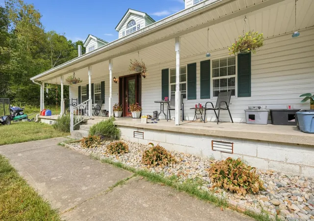 Photo 2 of Single family home for sale at 607 Hulsey Branch Rd, Minor Hill, TN 38473 | MLS# 3615141 | Listing updated on 2026-10-08