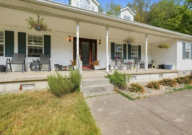 Photo 3 of Single family home for sale at 607 Hulsey Branch Rd, Minor Hill, TN 38473 | MLS# 3615141 | Listing updated on 2026-10-08
