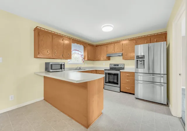 Photo 4 of Single family home for sale at 1404 Elliott Ct, Clarksville, TN 37042 | MLS# 3619035 | Listing updated on 2026-10-19