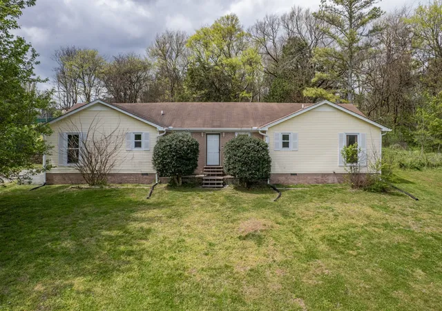 Photo 3 of Single family home for sale at 511 N Main St, Cornersville, TN 37047 | MLS# 3615660 | Listing updated on 2026-10-09