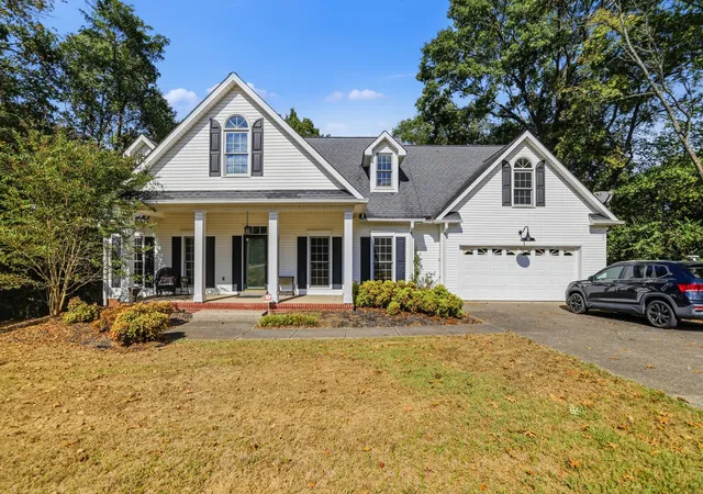 Photo 1 of Single family home for sale at 1205 Confederate Dr, Columbia, TN 38401 | MLS# 3623638 | Listing updated on 2026-10-24