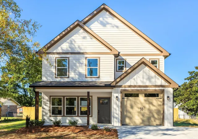 Photo 1 of Single family home for sale at 8287 Oak Dr, Chattanooga, TN 37421 | MLS# 3615201 | Listing updated on 2026-10-08