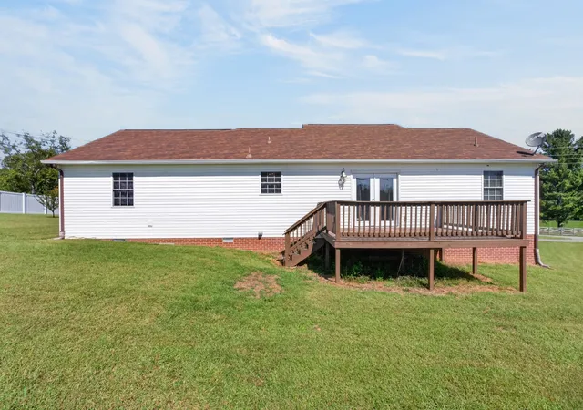 Photo 4 of Single family home for sale at 3901 Walnut Grv Rd, Cookeville, TN 38506 | MLS# 3615247 | Listing updated on 2026-10-08