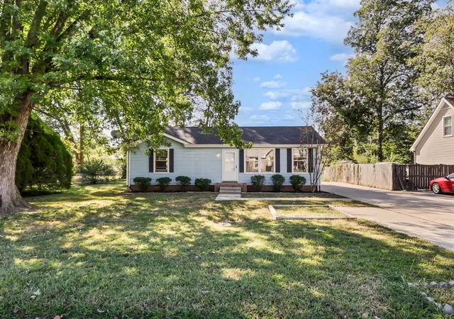 Photo 1 of Single family home for sale at 3450 Arvin Dr, Clarksville, TN 37042 | MLS# 3618682 | Listing updated on 2026-10-09