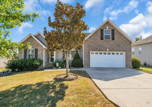 Single family home for sale at 1233 Crescent Ridge Dr, Murfreesboro, TN 37128 | MLS# 3615277