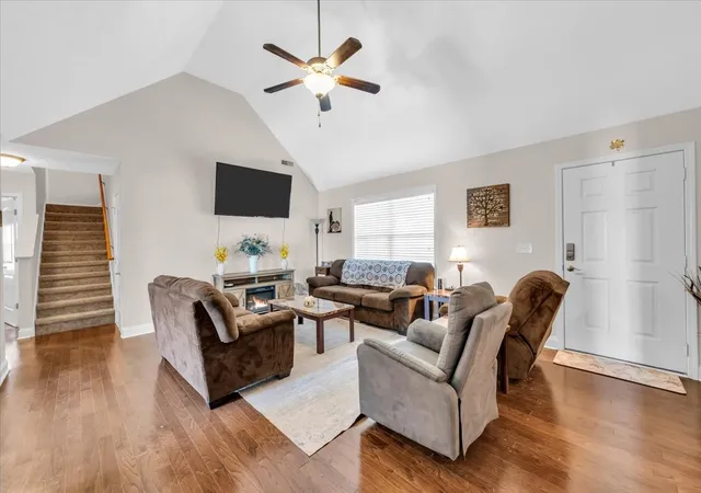 Photo 3 of Single family home for sale at 1233 Crescent Ridge Dr, Murfreesboro, TN 37128 | MLS# 3615277 | Listing updated on 2026-10-08
