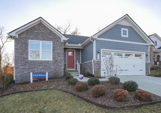 Single family home for sale at 715 Cottage Dr, Columbia, TN 38401 | MLS# 3615273