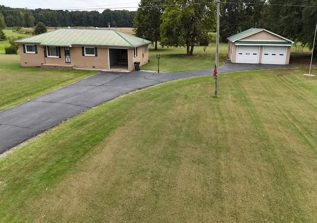 Photo 3 of Single family home for sale at 1065 Poplar Springs Rd, Huntingdon, TN 38344 | MLS# 3615307 | Listing updated on 2026-10-08