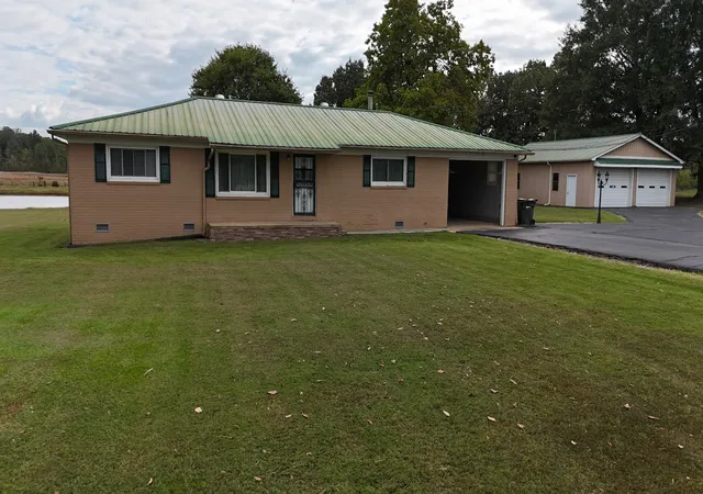 Photo 3 of Single family home for sale at 1065 Poplar Springs Rd, Huntingdon, TN 38344 | MLS# 3615307 | Listing updated on 2026-10-08