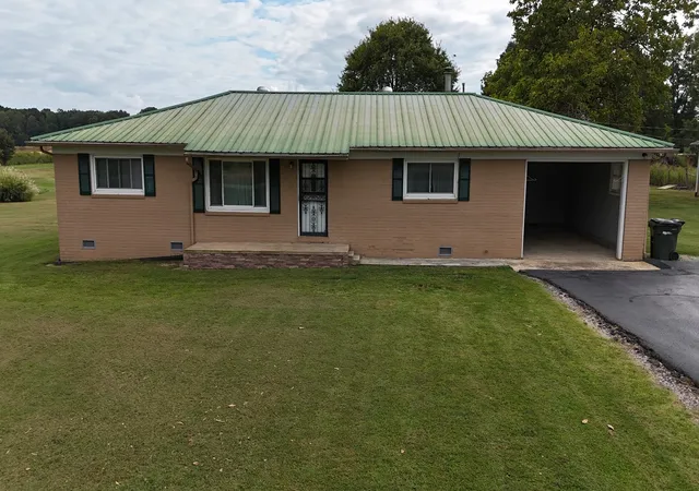 Photo 4 of Single family home for sale at 1065 Poplar Springs Rd, Huntingdon, TN 38344 | MLS# 3615307 | Listing updated on 2026-10-08