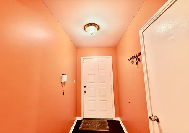 Photo 3 of Single family home for sale at 620 Doane Dr, Clarksville, TN 37042 | MLS# 3615350 | Listing updated on 2026-10-08