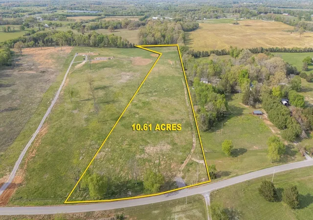 Photo 2 of Land for sale at 0 Dixon Rd, Shelbyville, TN 37160 | MLS# 3615318 | Listing updated on 2026-10-08