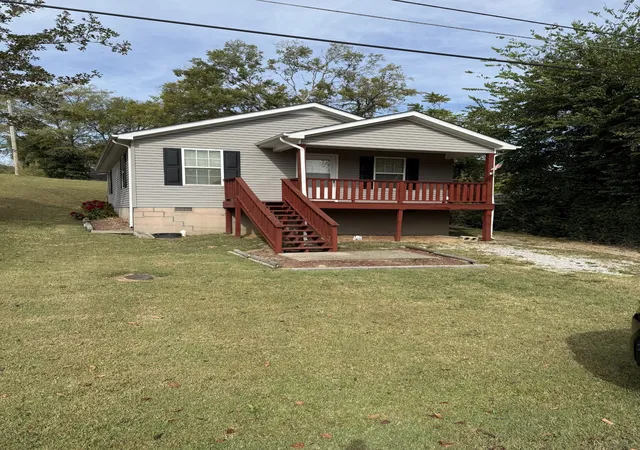 Single family home for sale at 116 Davis St S, Carthage, TN 37030 | MLS# 3618775