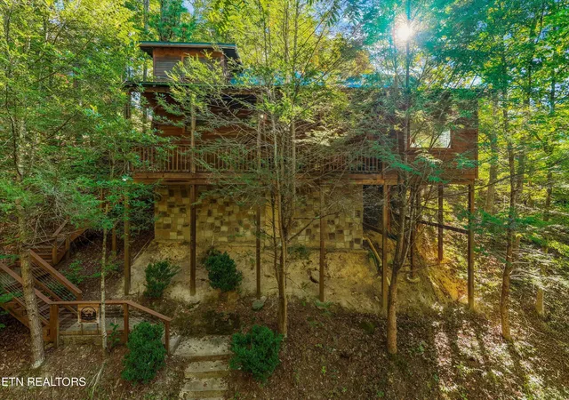 Photo 2 of Single family home for sale at 214 Tsali Way, Sevierville, TN 37876 | MLS# 3615339 | Listing updated on 2026-10-08
