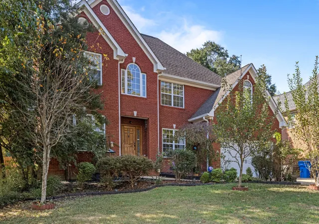 Photo 2 of Single family home for sale at 4897 Hampshire Pl, Hixson, TN 37343 | MLS# 3615366 | Listing updated on 2026-10-08