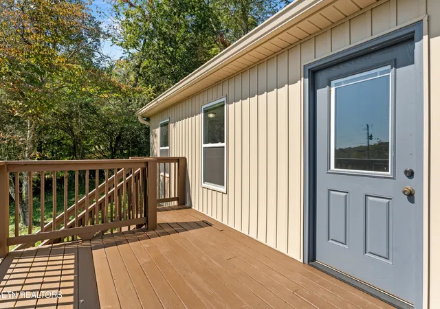 Photo 3 of Single family home for sale at 116 Channel Dr, Loudon, TN 37774 | MLS# 3615393 | Listing updated on 2026-10-09