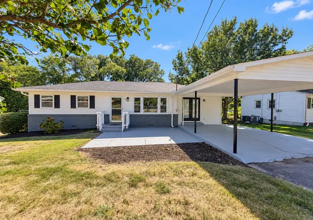Photo 1 of Single family home for sale at 210 Rolling Rd, Shelbyville, TN 37160 | MLS# 3615423 | Listing updated on 2026-10-09