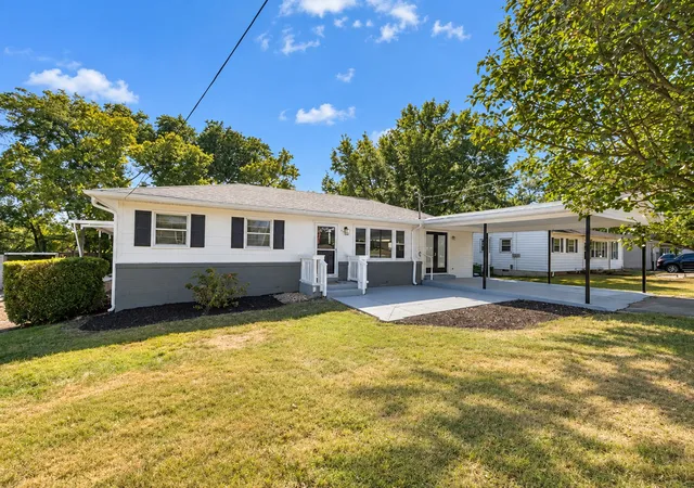 Photo 2 of Single family home for sale at 210 Rolling Rd, Shelbyville, TN 37160 | MLS# 3615423 | Listing updated on 2026-10-09