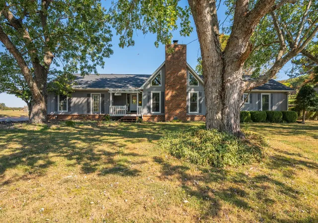 Photo 3 of Single family home for sale at 131 Stoneybrook Rd, Columbia, TN 38401 | MLS# 3618903 | Listing updated on 2026-10-10
