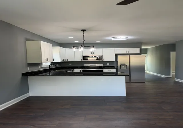Single family home for sale at 406 Winding Way, McMinnville, TN 37110 | MLS# 3615436
