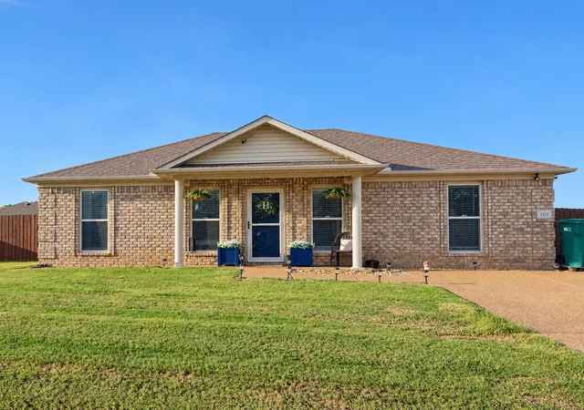 Photo 1 of Single family home for sale at 103 London Cv, Medina, TN 38355 | MLS# 3615504 | Listing updated on 2026-10-17