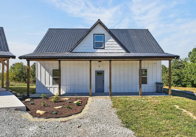 Photo 3 of Single family home for sale at 689 Amonett Cir, Byrdstown, TN 38549 | MLS# 3615428 | Listing updated on 2026-10-09