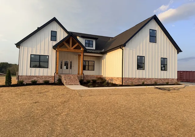 Photo 3 of Single family home for sale at 400 Jake Link Rd, Cottontown, TN 37048 | MLS# 3615429 | Listing updated on 2026-10-09