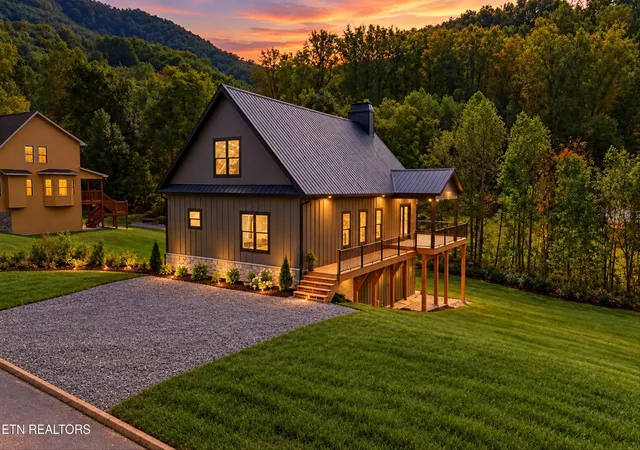 Photo 2 of Single family home for sale at 3158 Thomas Headrick Rd, Sevierville, TN 37862 | MLS# 3615434 | Listing updated on 2026-10-10