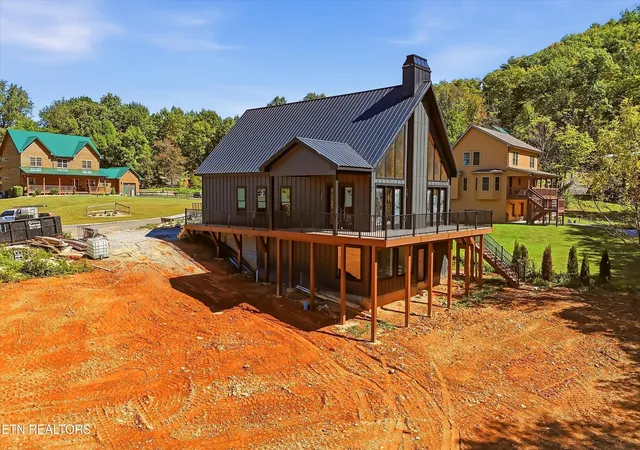 Photo 4 of Single family home for sale at 3158 Thomas Headrick Rd, Sevierville, TN 37862 | MLS# 3615434 | Listing updated on 2026-10-10