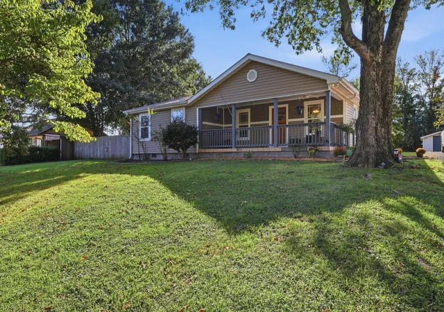 Photo 2 of Single family home for sale at 120 Fern Ave, Chattanooga, TN 37419 | MLS# 3615450 | Listing updated on 2026-10-09