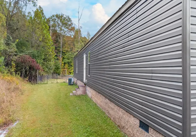 Photo 3 of Manufactured home for sale at 2501 Upper Caney Valley Rd, Tazewell, TN 37879 | MLS# 3615458 | Listing updated on 2026-10-09