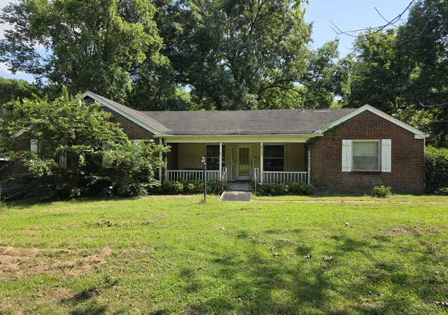 Single family home for sale at 413 Moss Trl, Goodlettsville, TN 37072 | MLS# 3615485