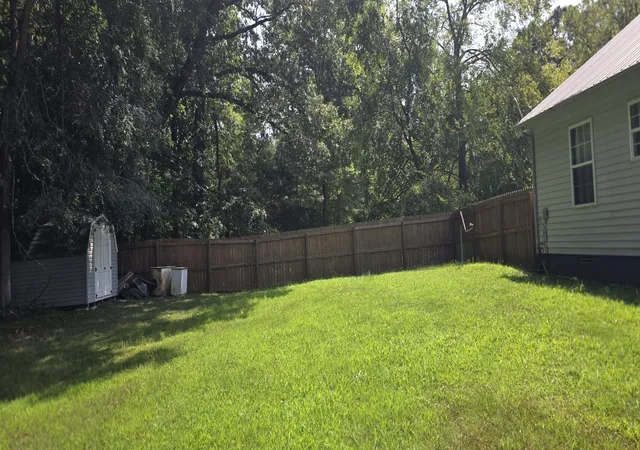 Photo 4 of Single family home for sale at 4060 Old Clarksville Pike, Clarksville, TN 37043 | MLS# 3618688 | Listing updated on 2026-10-09