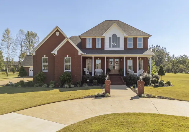 Single family home for sale at 280 Nellie Ln, Savannah, TN 38372 | MLS# 3615477